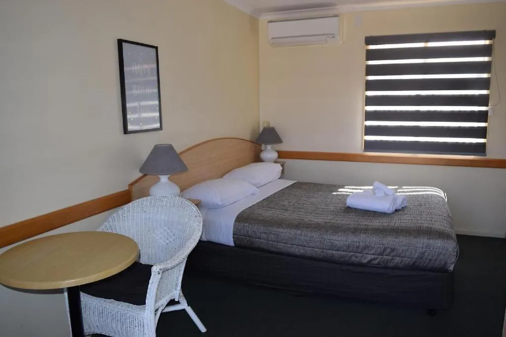 Warwick Vines Motel