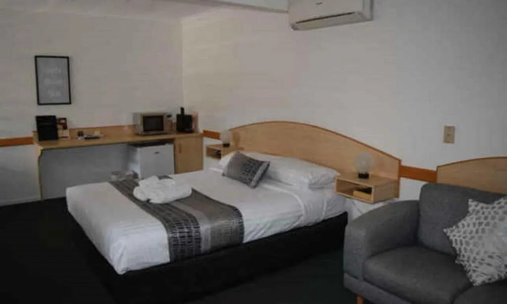 Warwick Vines Motel