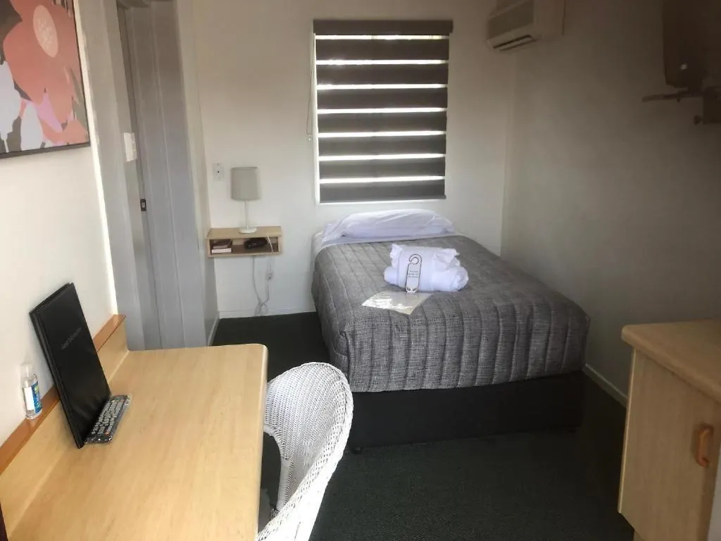 Warwick Vines Motel